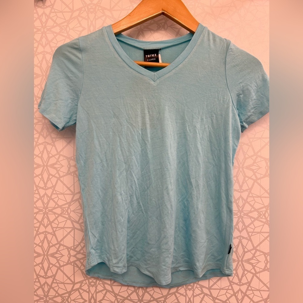 Terez short sleeve light aqua blue basic v neck  Tee. Girls XL. NWT